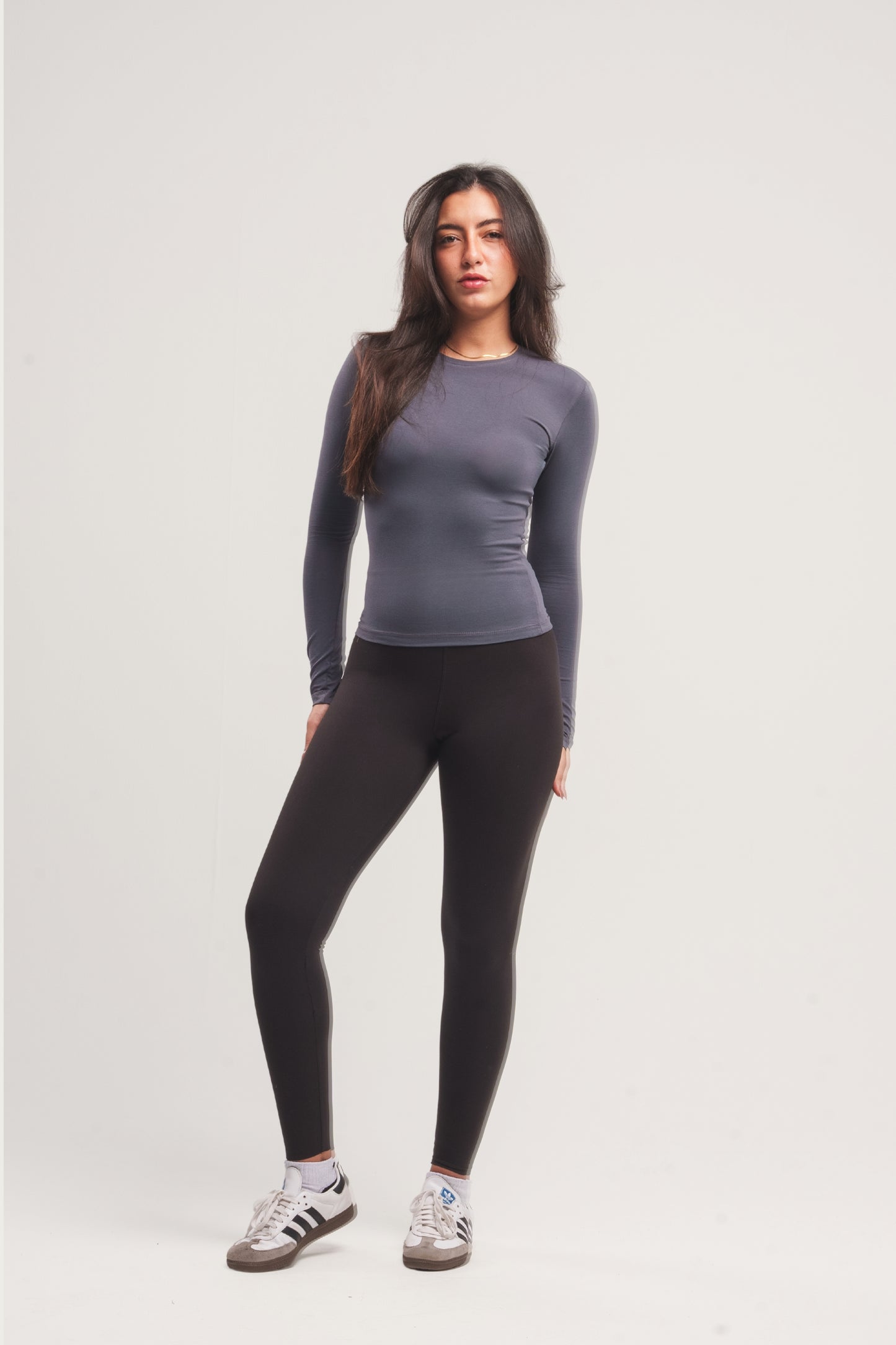 WOMEN'S CHARCOAL CREW NECK LONG SLEEVE