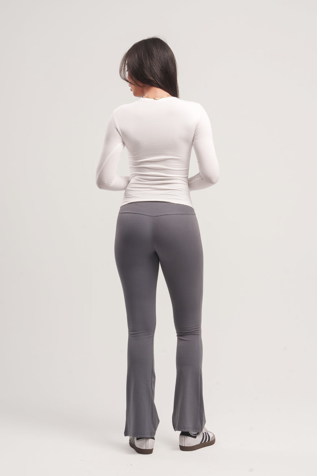 GREY FLARED YOGA PANTS