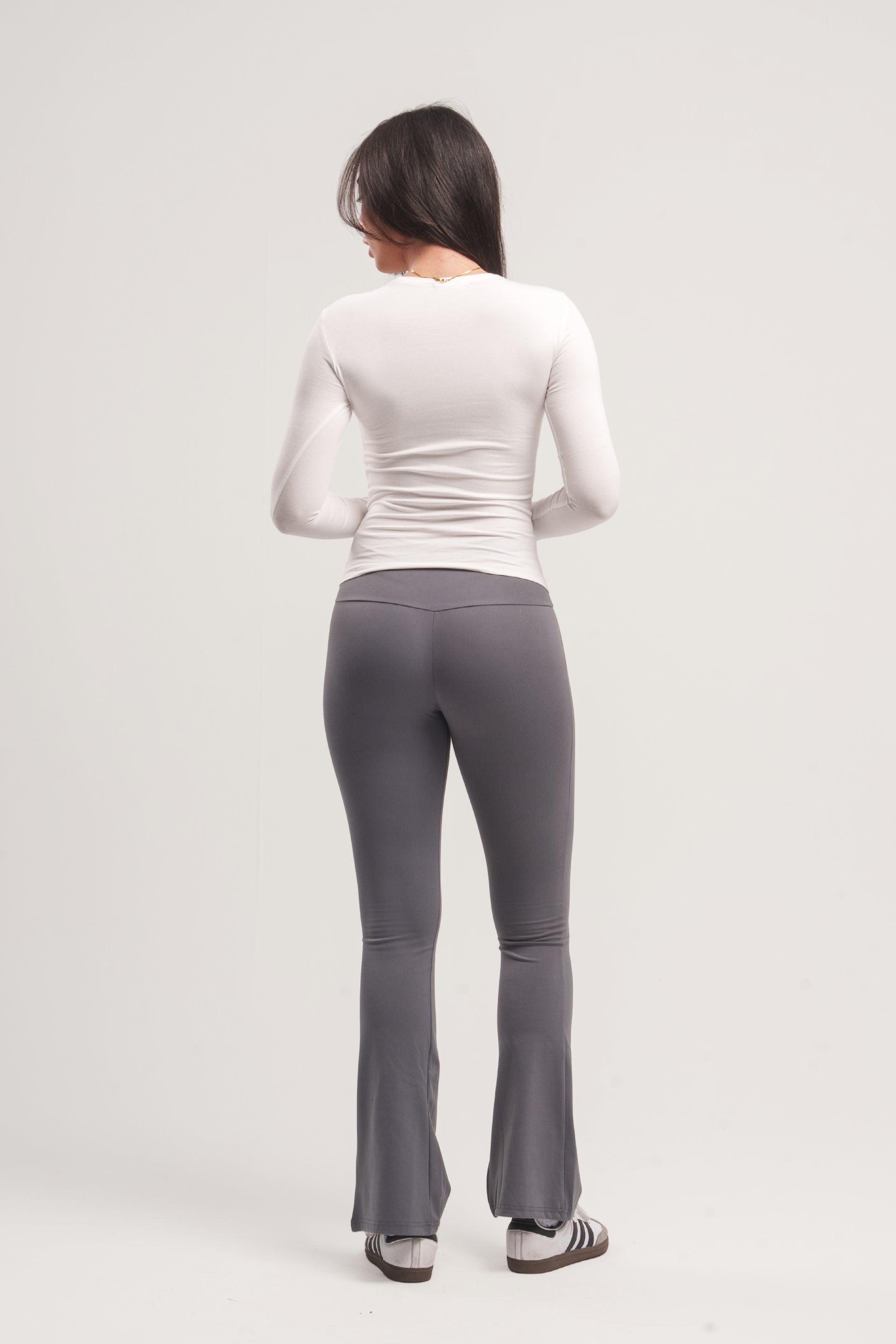 GREY FLARED YOGA PANTS