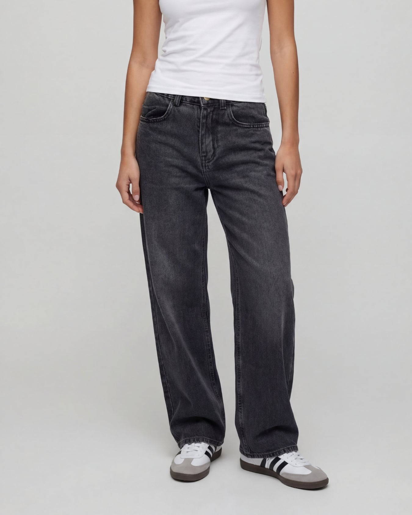 Straight Cut Jeans