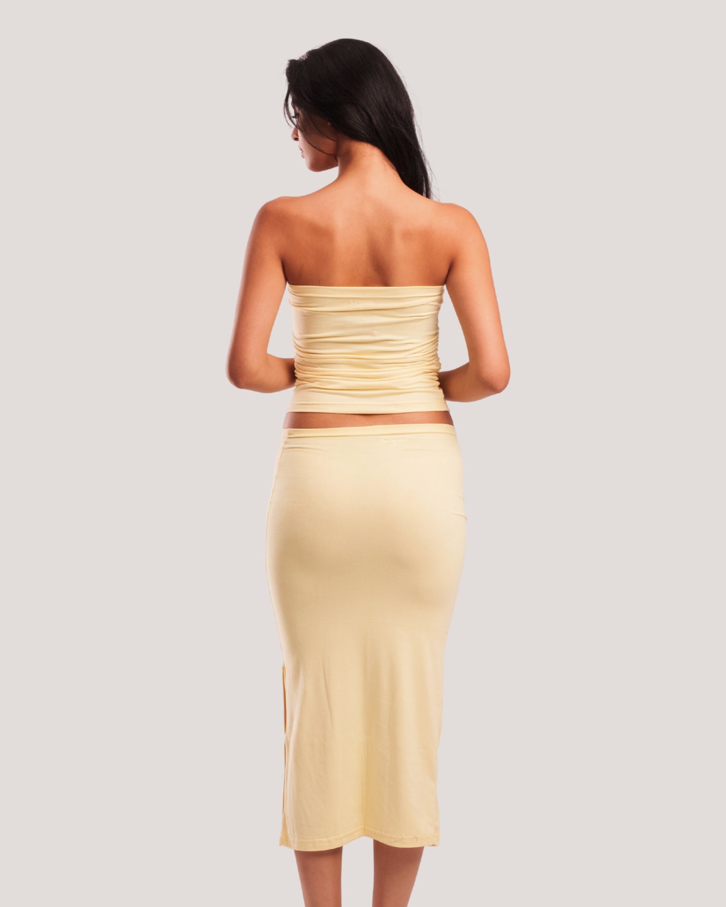 LONG SEAMLESS SKIRT